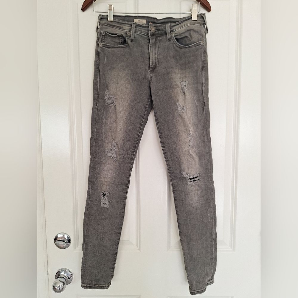 True‎ Religion  mid rise super skinny size 27